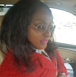 Meet your Posher, Cynthia